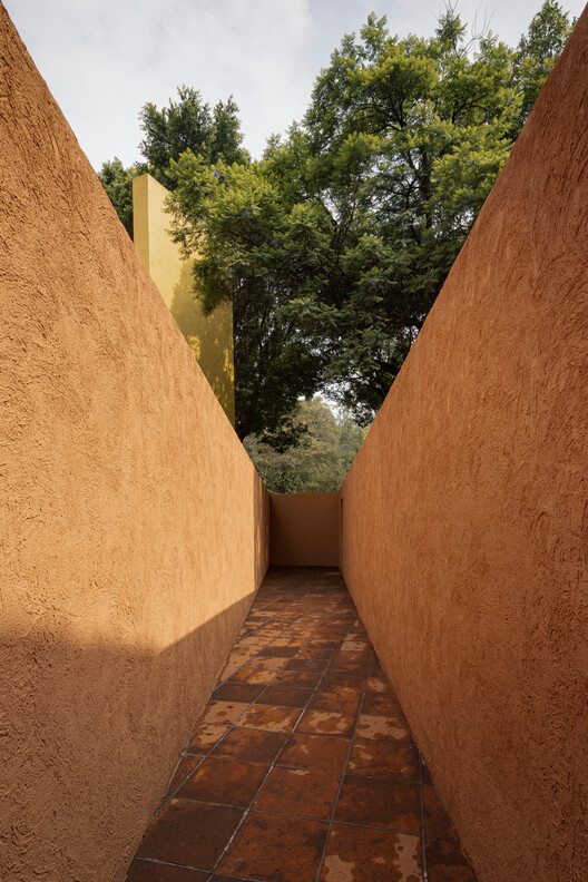 El Eco de un Pasillo / Mendiola Arregui El Eco de un Pasillo / Mendiola Arregui - Imagen 13 de 22