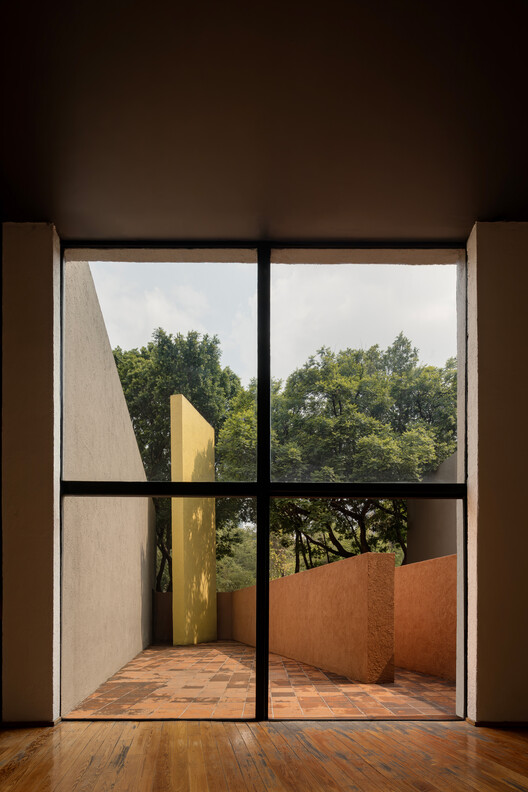 El Eco de un Pasillo / Mendiola Arregui El Eco de un Pasillo / Mendiola Arregui - Imagen 6 de 22