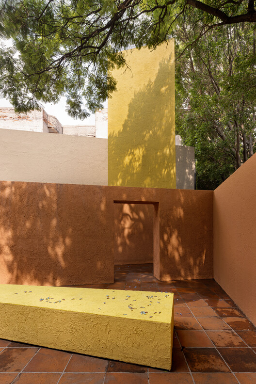 El Eco de un Pasillo / Mendiola Arregui El Eco de un Pasillo / Mendiola Arregui - Imagen 15 de 22