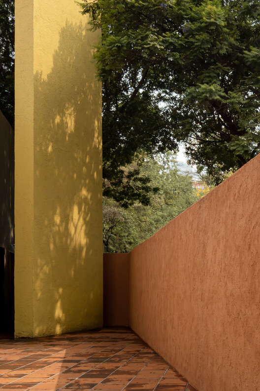 El Eco de un Pasillo / Mendiola Arregui El Eco de un Pasillo / Mendiola Arregui - Imagen 17 de 22