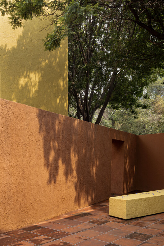 El Eco de un Pasillo / Mendiola Arregui El Eco de un Pasillo / Mendiola Arregui - Imagen 14 de 22