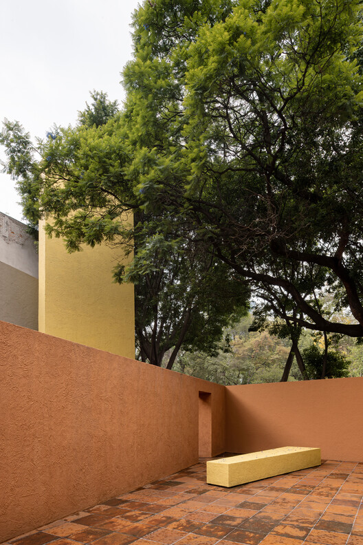 El Eco de un Pasillo / Mendiola Arregui El Eco de un Pasillo / Mendiola Arregui - Imagen 5 de 22