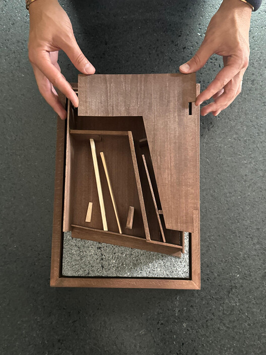 El Eco de un Pasillo / Mendiola Arregui El Eco de un Pasillo / Mendiola Arregui - Imagen 21 de 22