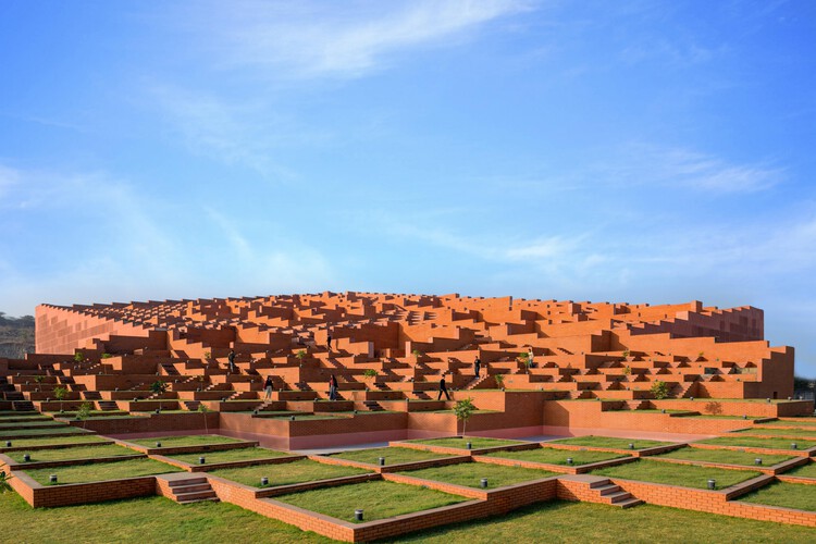 Prestige University / Sanjay Puri Architects - Image 2 of 32