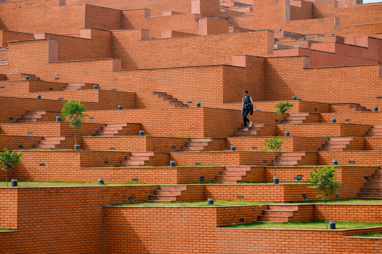 普雷斯蒂奇大学大楼 / Sanjay Puri Architects - 室内图, 砖