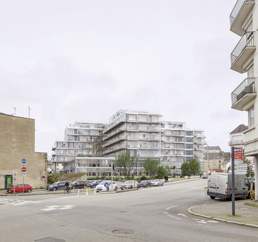 Lacaton & Vassal and Emmanuelle Delage to Transform Administrative Center into Mixed-Use Housing and Offices in Vannes, France Lacaton & Vassal and Emmanuelle Delage to Transform Administrative Center into Mixed-Use Housing and Offices in Vannes, France - Image 2 of 21