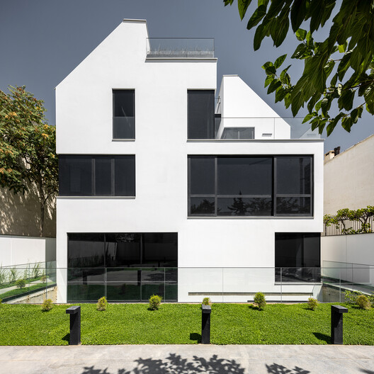 Shahrak Villa / Next Office–Alireza Taghaboni - Exterior Photography, Balcony