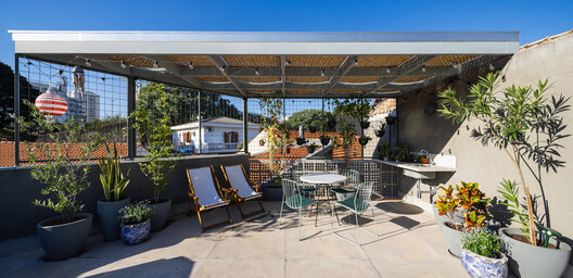 Curupaiti House / Gil Mello Arquitetura - Exterior Photography, Chair, Balcony, Patio, Courtyard