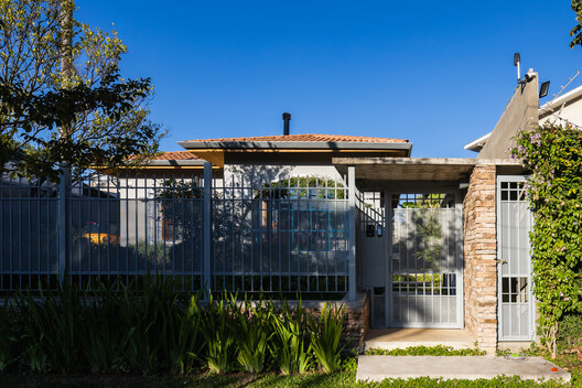 Curupaiti House / Gil Mello Arquitetura - Exterior Photography