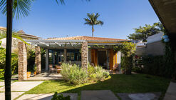 Curupaiti House / Gil Mello Arquitetura