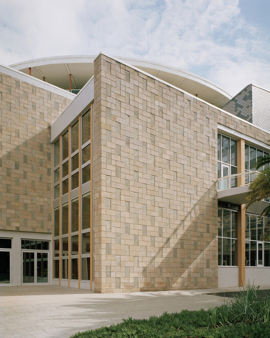 Ethiopian Modernism: Mid-Century Architecture of Africa's Capital Ethiopian Modernism: Mid-Century Architecture of Africa's Capital - Image 10 of 18