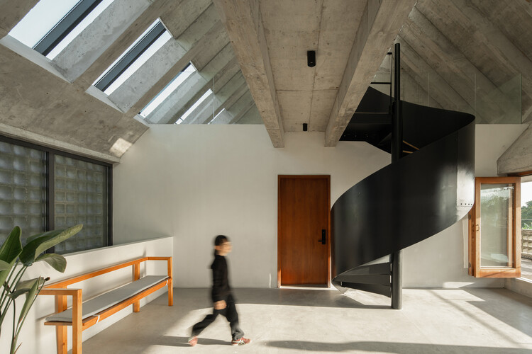 潮州溪口厝——厝边的客厅 / 全体建筑 - 室内图, 楼梯, 木头, 梁