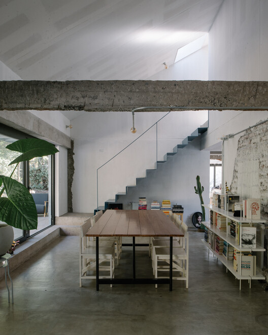 Tam House / Ivan Bravo Architects - Interior Photography, Wood, Chair, Beam