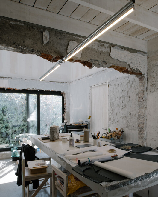 Tam House / Ivan Bravo Architects - Interior Photography, Living Room, Lighting, Beam