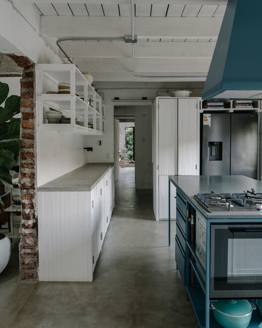Tam House / Ivan Bravo Architects - Interior Photography, Kitchen, Countertop, Wood, Lighting, Sink