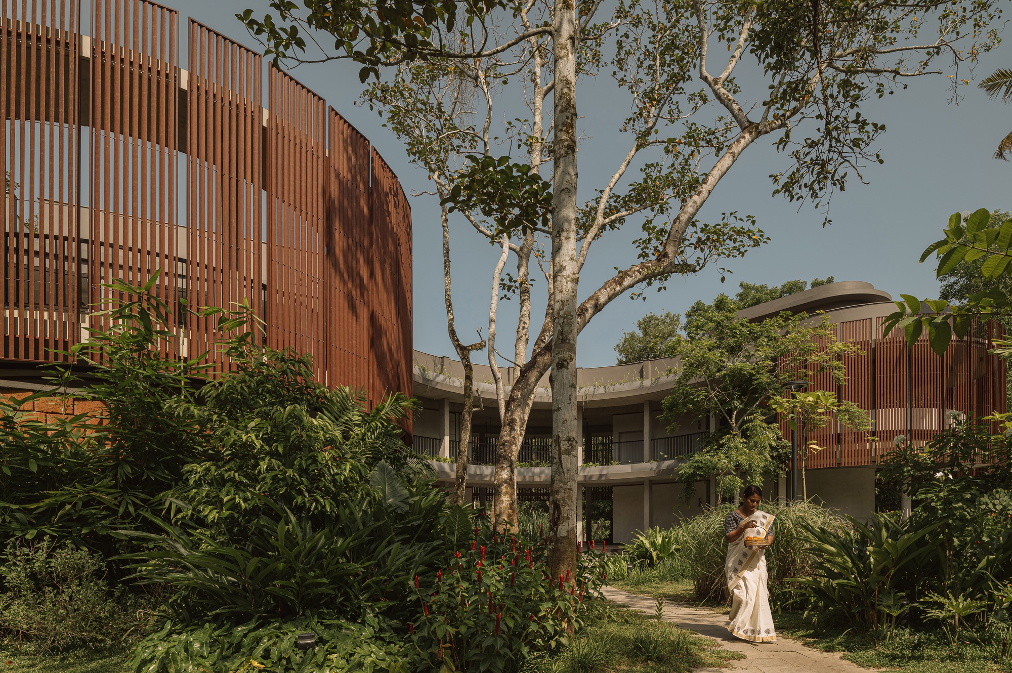 Nirava Ayurveda Holistic Centre / STAPATI