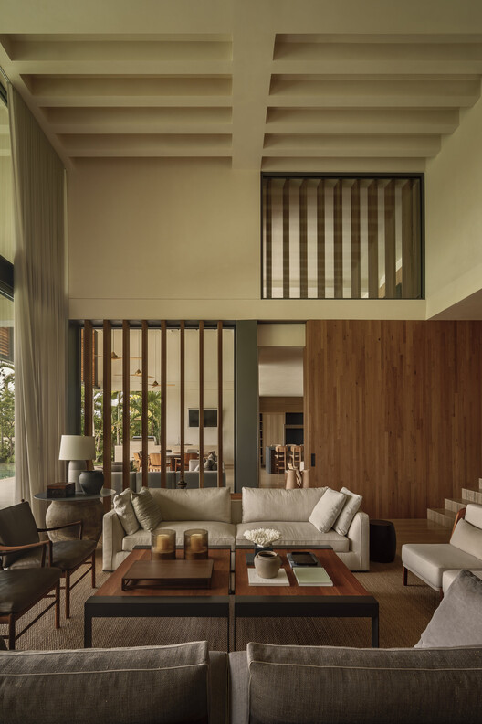 PUKKUN Residence / REIMS 502 - Interior Photography, Living Room, Wood, Table, Sofa, Chair