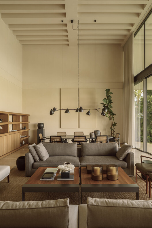 PUKKUN Residence / REIMS 502 - Interior Photography, Living Room, Wood, Sofa, Table, Lighting, Chair