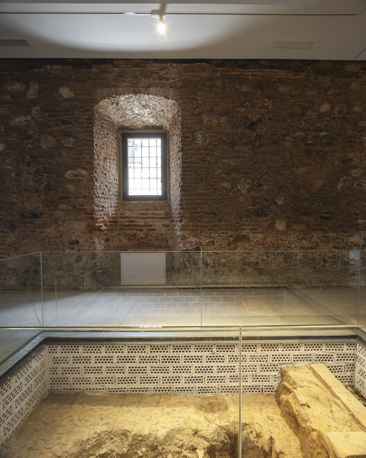 Renovation of the Jesuit School / DUNAR arquitectos + TRAX - Exterior Photography