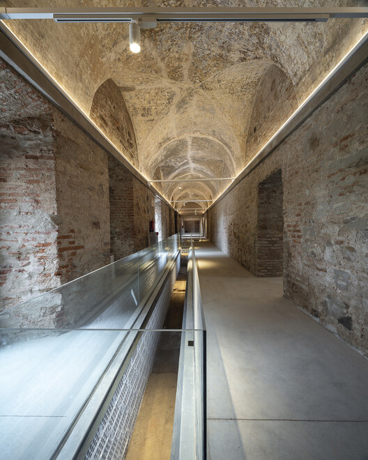 Renovation of the Jesuit School / DUNAR arquitectos + TRAX - Image 13 of 29