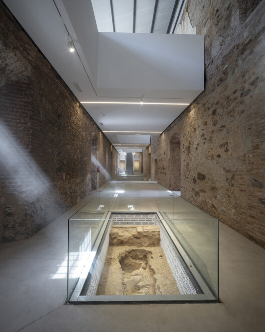 Renovation of the Jesuit School / DUNAR arquitectos + TRAX - Image 15 of 29