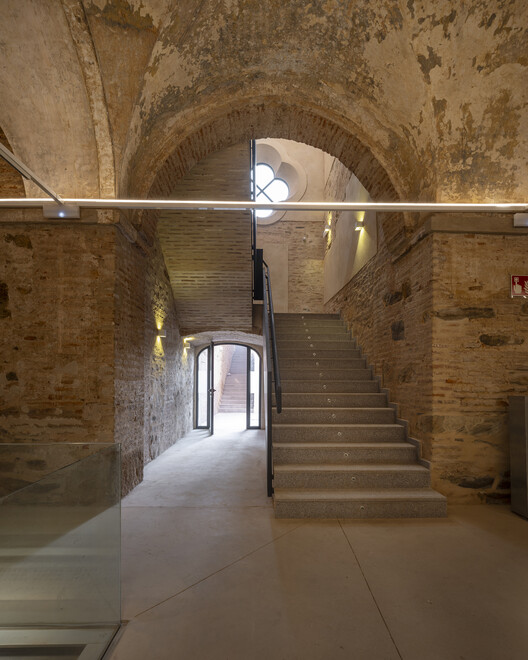 Renovation of the Jesuit School / DUNAR arquitectos + TRAX - Image 4 of 29