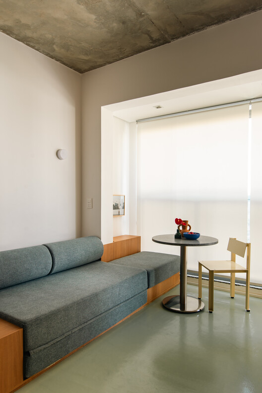 Studio Zero Um / Relevo Arquitetura - Fotografia de Interiores, Madeira, Iluminação, Mesa, Cadeira