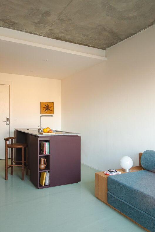 Studio Zero Um / Relevo Arquitetura - Fotografia de Interiores, Cozinha, Madeira, Iluminação, Mesa, Cadeira, Bancada