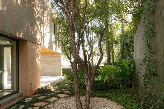 Tamanás House / Ateliê Amanhã - Exterior Photography, Garden, Concrete