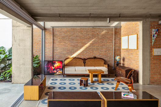 Caetés House / Ateliê GR - Interior Photography, Wood, Chair, Beam