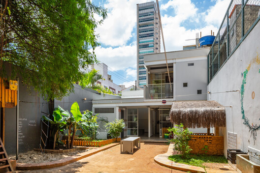 Escola do Bairro - Pavilhão 02 / Ateliê GR - Imagem 13 de 23