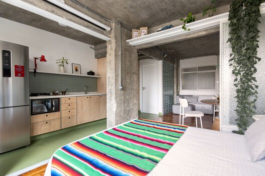 Apartment 210 / Inaê Negrão Architecture - Interior Photography, Kitchen, Wood, Chair, Bedroom
