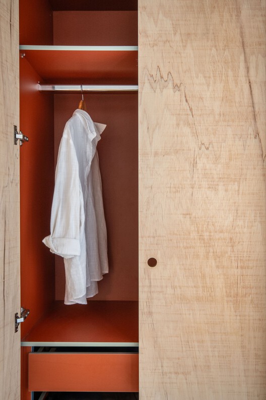 Apartment 210 / Inaê Negrão Architecture - Interior Photography, Closet, Wood
