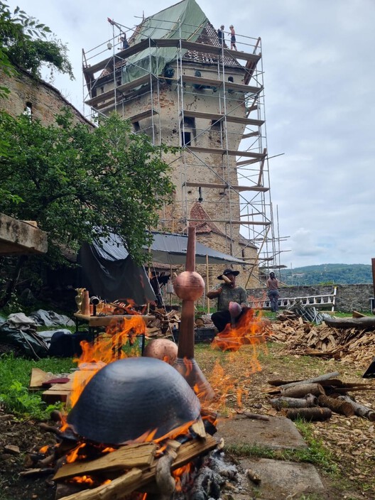 First Aid for Endangered Heritage: An Interview with Ambulance for Monuments First Aid for Endangered Heritage: An Interview with Ambulance for Monuments - Image 15 of 20