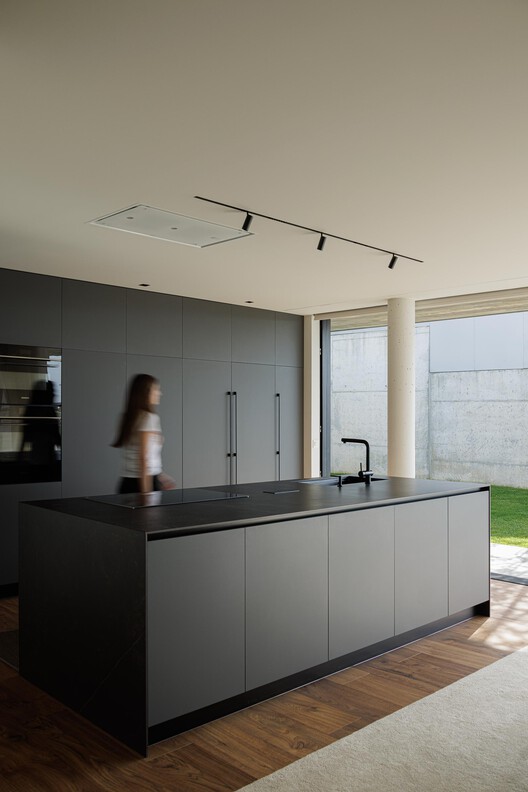 House A / L2C Arquitetura - Interior Photography, Kitchen, Countertop, Lighting, Glass