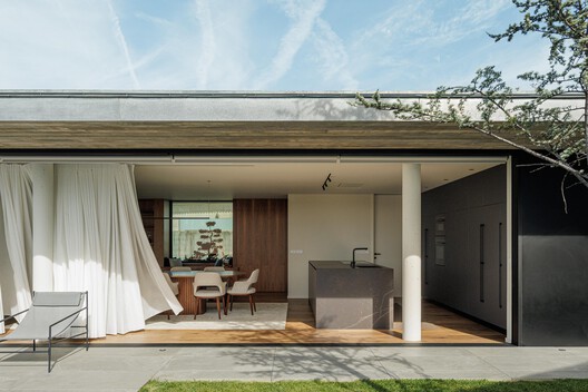 House A / L2C Arquitetura - Image 5 of 38