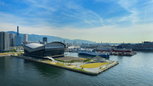 TOTTEI Green Hill / Tomohiro Hata Architect and Associates TOTTEI Green Hill / Tomohiro Hata Architect and Associates - Image 5 of 21