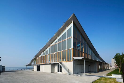 TOTTEI Green Hill / Tomohiro Hata Architect and Associates TOTTEI Green Hill / Tomohiro Hata Architect and Associates - Exterior Photography