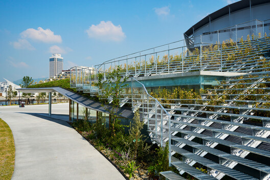 TOTTEI Green Hill / Tomohiro Hata Architect and Associates TOTTEI Green Hill / Tomohiro Hata Architect and Associates - Image 6 of 21