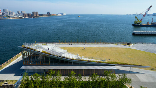 TOTTEI Green Hill / Tomohiro Hata Architect and Associates TOTTEI Green Hill / Tomohiro Hata Architect and Associates - Exterior Photography, Coast