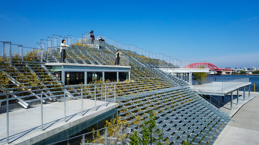 TOTTEI Green Hill / Tomohiro Hata Architect and Associates TOTTEI Green Hill / Tomohiro Hata Architect and Associates - Image 2 of 21