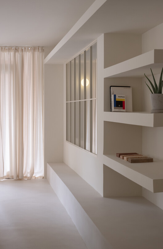 Unwhite Office / brenzo - Interior Photography, Wood, Lighting, Shelving