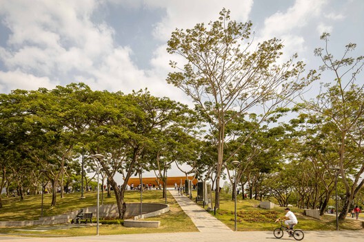 Las Vegas Park / Gustavo González Galarza - Exterior Photography