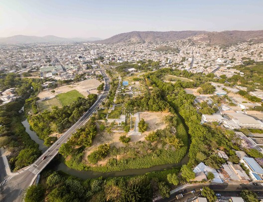 Las Vegas Park / Gustavo González Galarza - Image 6 of 25