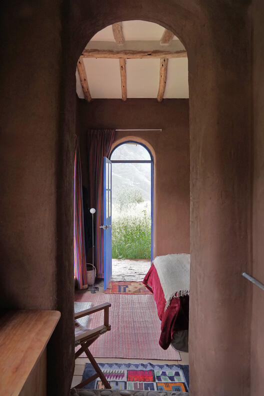 Vivienda y alojamiento rural - Dormis Donata / Taller MACAA (Misión de Arquitectura, Construcción y Arte en los Andes) - Imagen 13 de 37