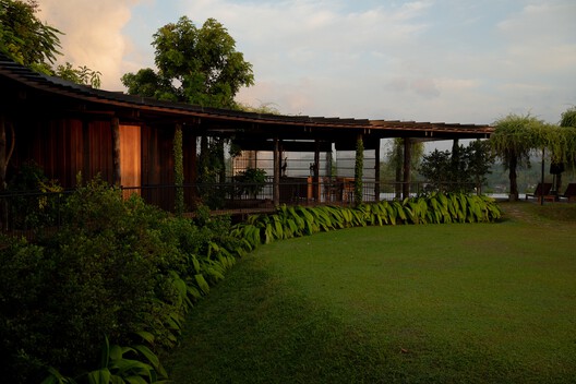 Round House Estate Bungalow at Ahangama / Narein Perera - Image 24 of 29