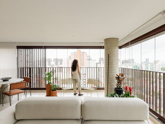 Pompeia Apartment / Goiva - Interior Photography, Bedroom, Chair, Balcony