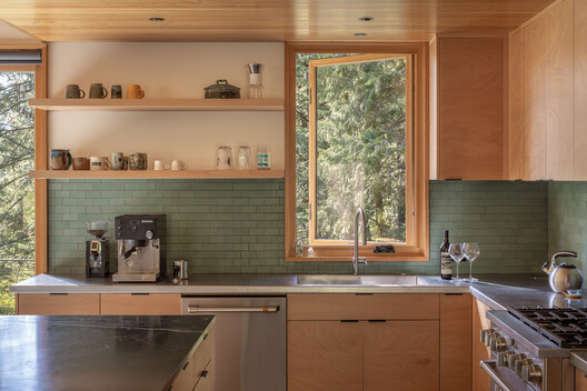 Hillside Residence / Prentiss + Balance + Wickline Architects - Interior Photography, Kitchen, Countertop, Wood, Glass