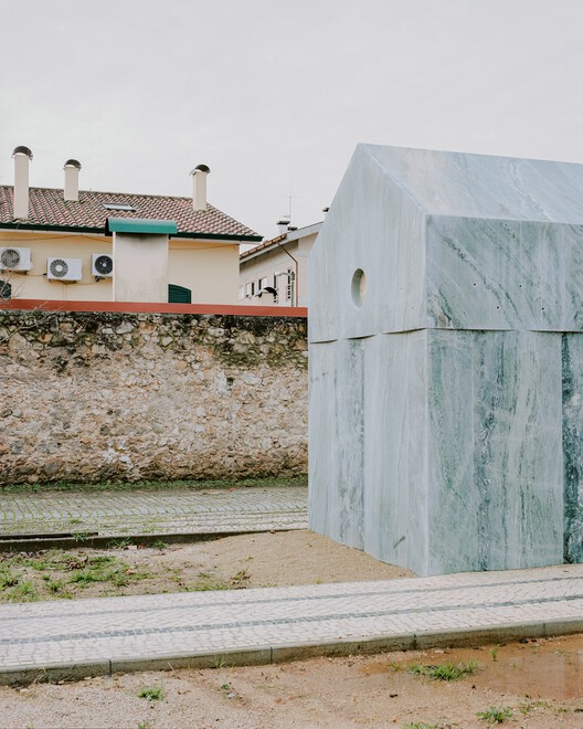 Family Tomb in Coimbra / Comoco Arquitectos - Exterior Photography, Concrete