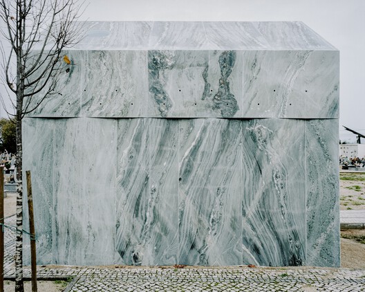 Family Tomb in Coimbra / Comoco Arquitectos - Image 9 of 26